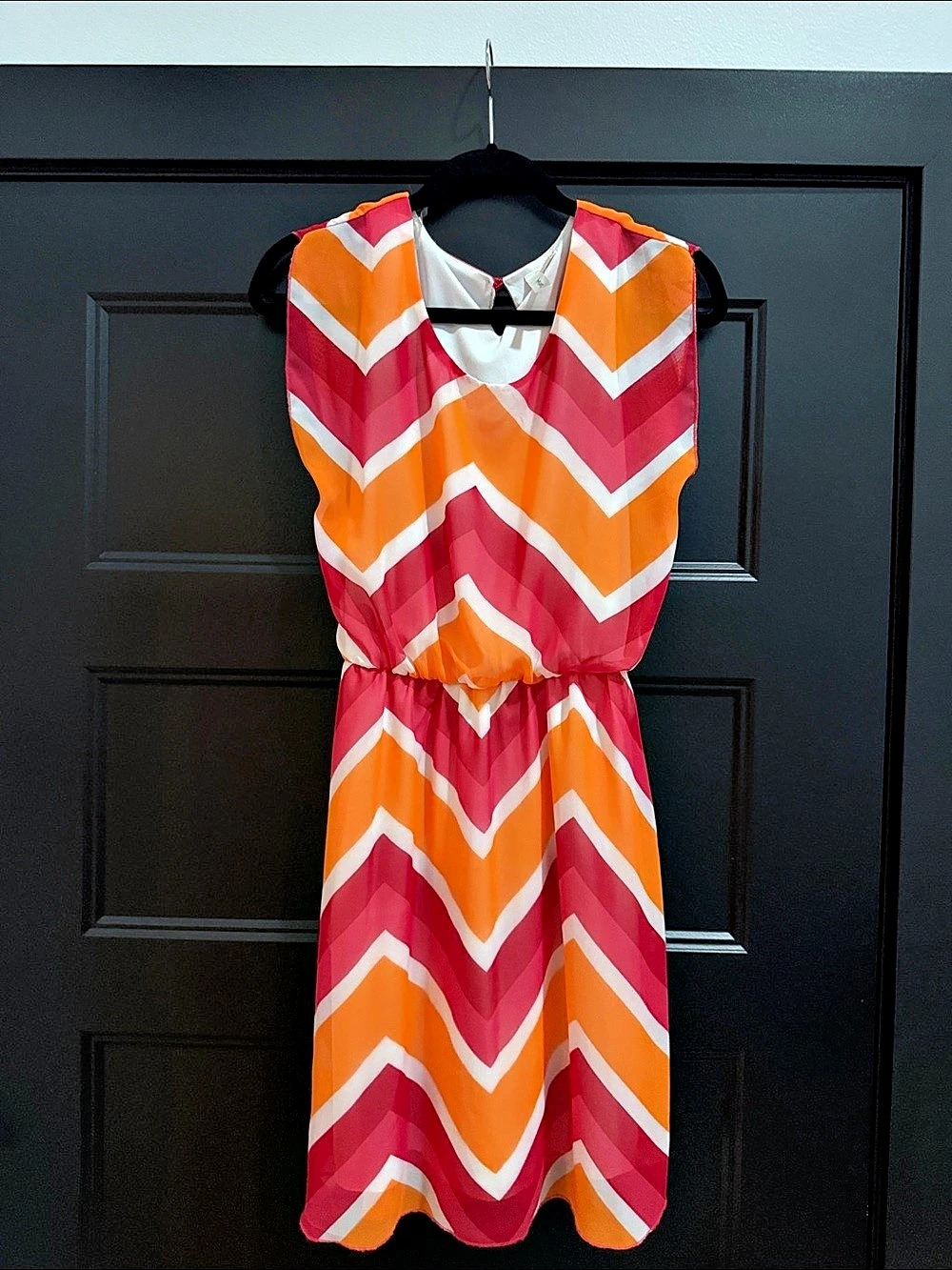 Tackera Chevron Sleeveless Midi Dress in Pink & Orange Size Small